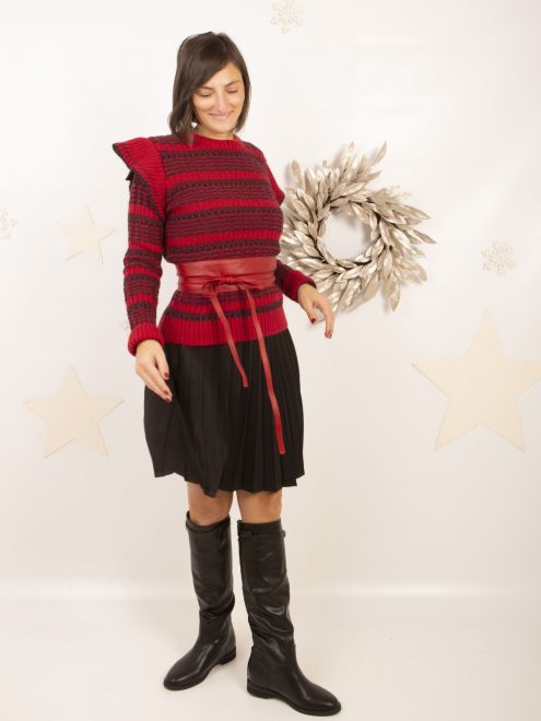 22. Un tocco di rosso nei tuoi look natalizi: certo che sì!