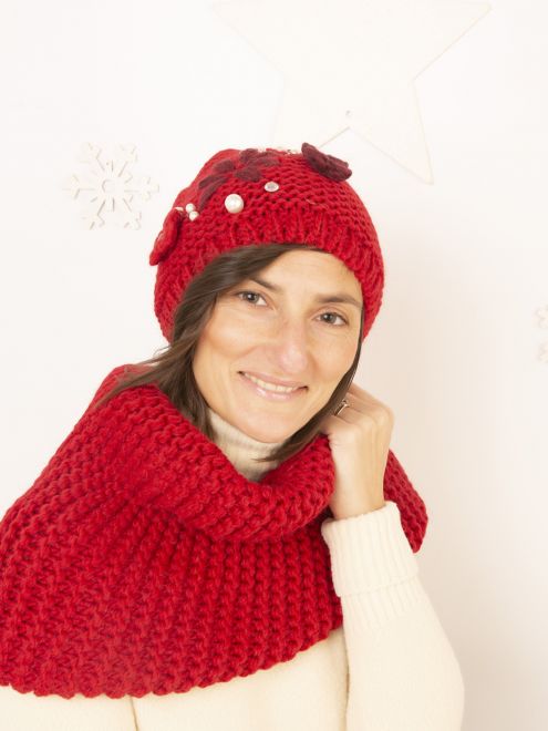 22. Un tocco di rosso nei tuoi look natalizi: certo che sì!